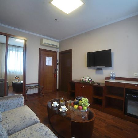 Grand Voyage Hotel Almaty Ngoại thất bức ảnh