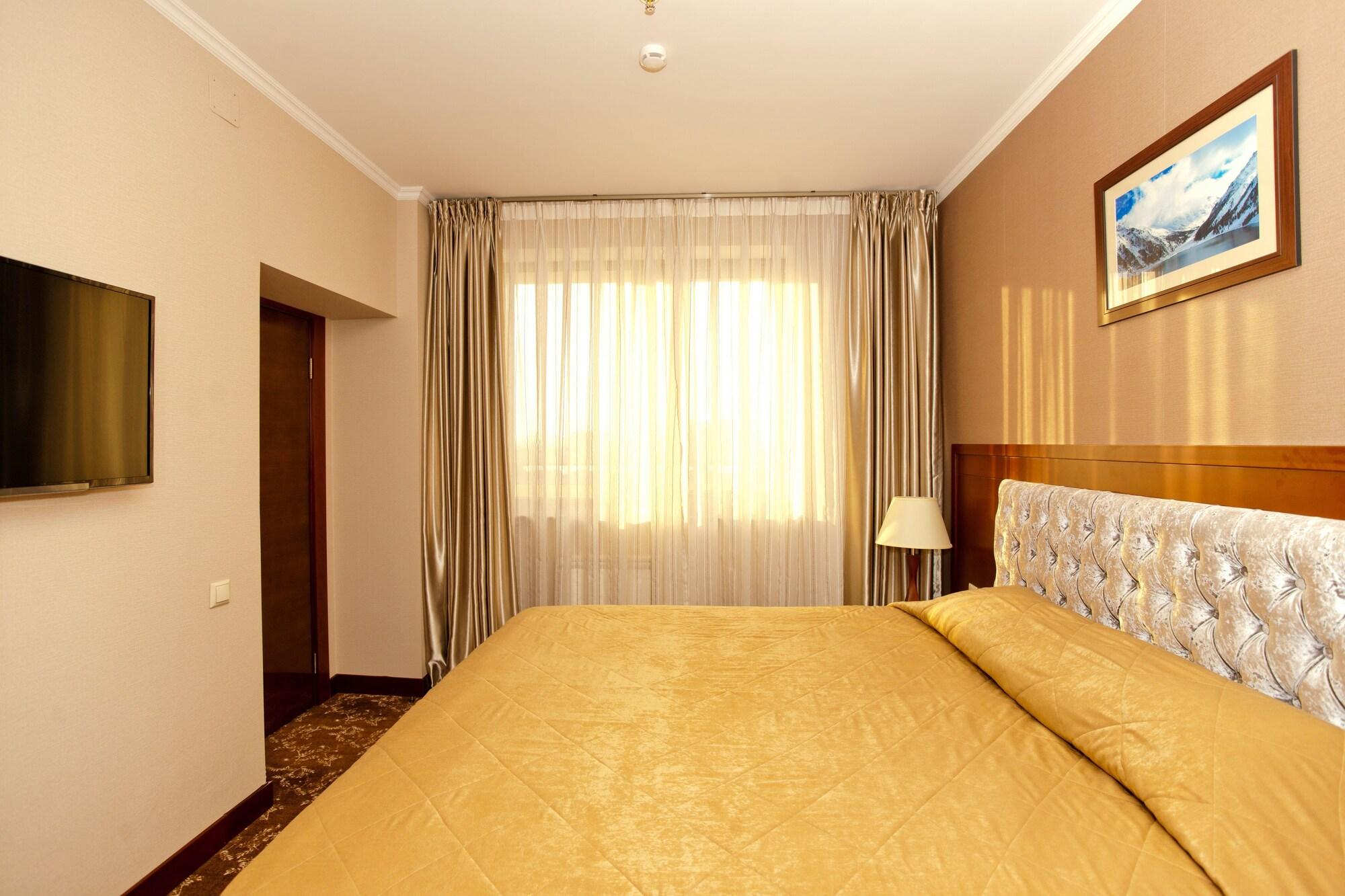 Grand Voyage Hotel Almaty Ngoại thất bức ảnh
