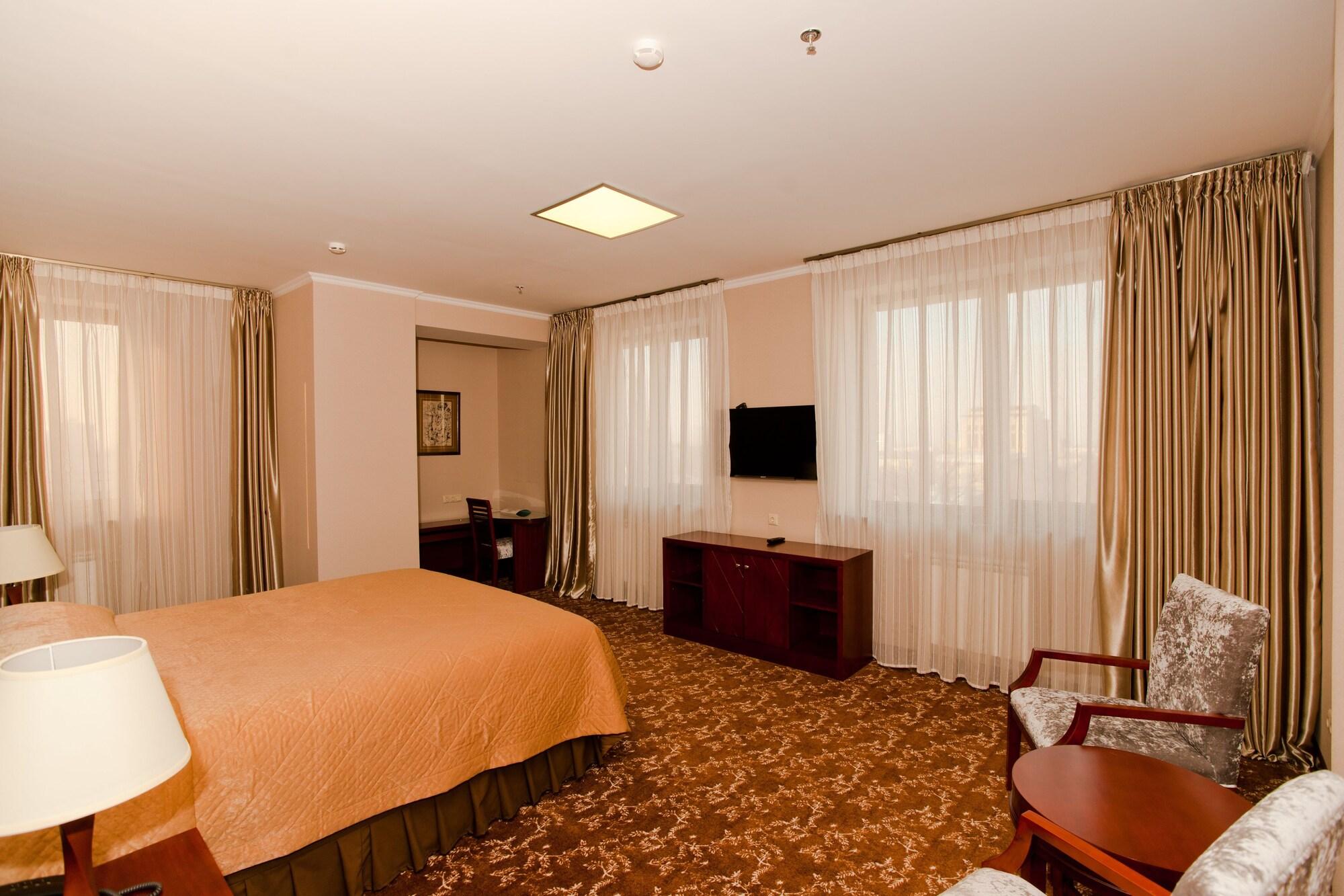 Grand Voyage Hotel Almaty Ngoại thất bức ảnh