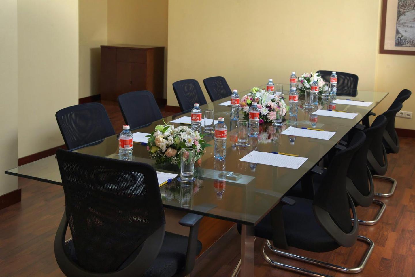 Grand Voyage Hotel Almaty Ngoại thất bức ảnh