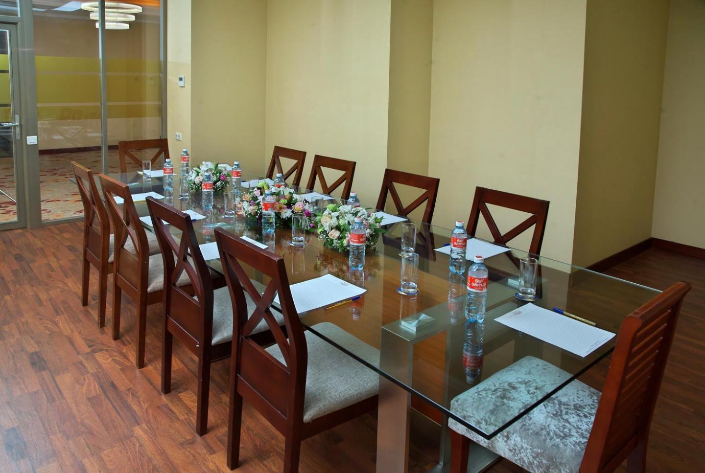 Grand Voyage Hotel Almaty Ngoại thất bức ảnh