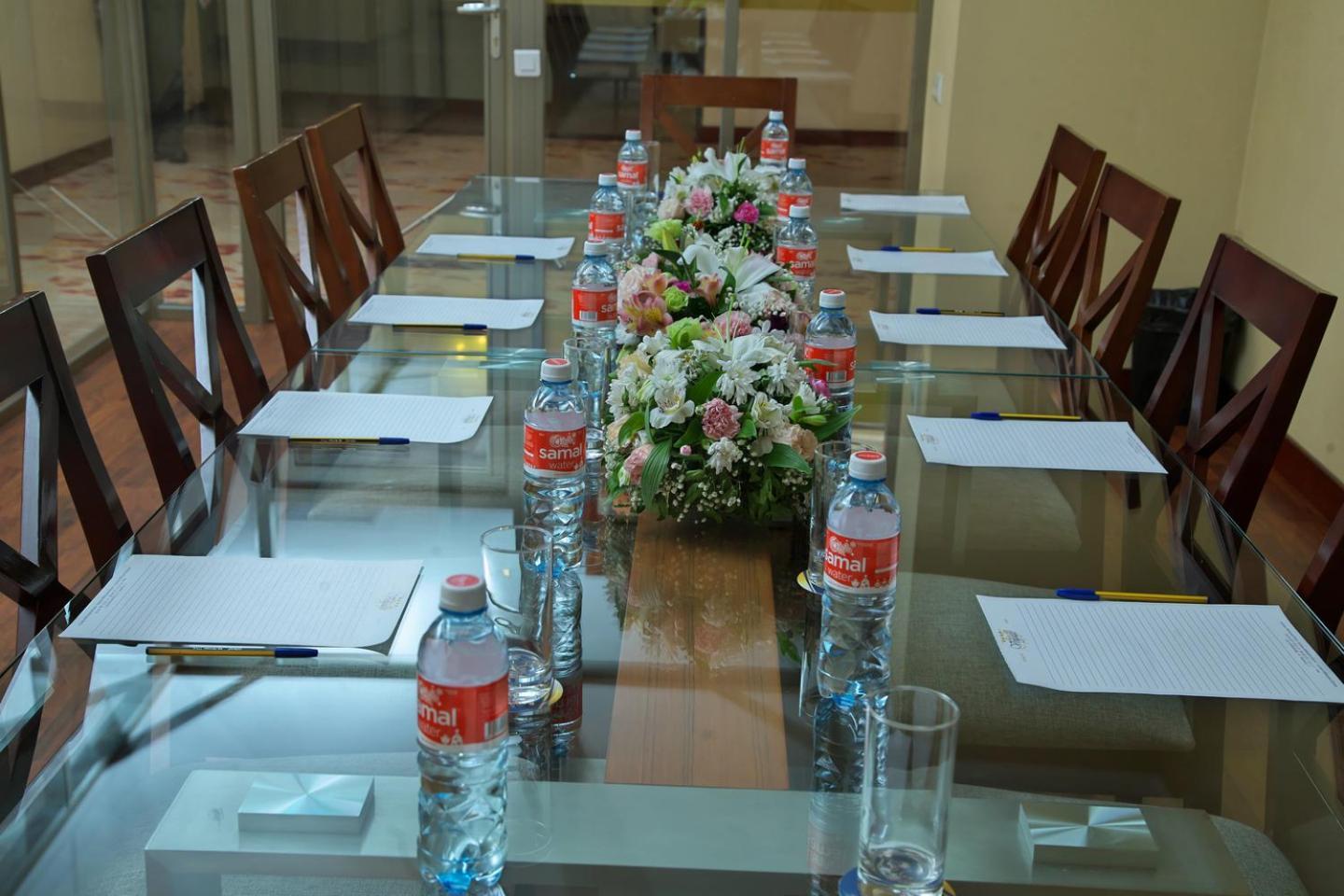 Grand Voyage Hotel Almaty Ngoại thất bức ảnh