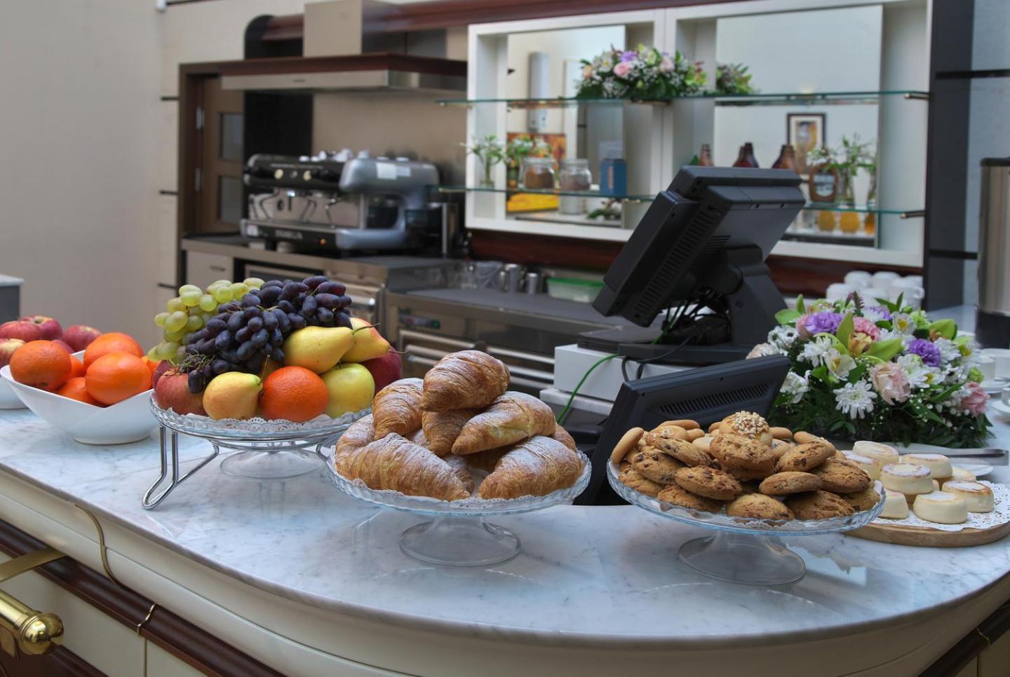 Grand Voyage Hotel Almaty Ngoại thất bức ảnh