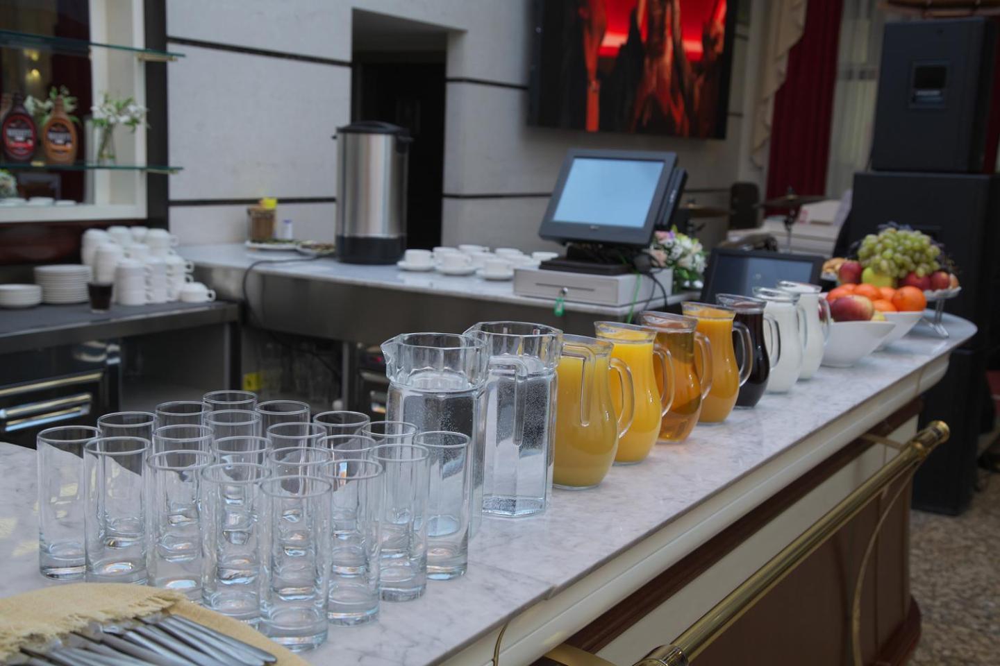 Grand Voyage Hotel Almaty Ngoại thất bức ảnh