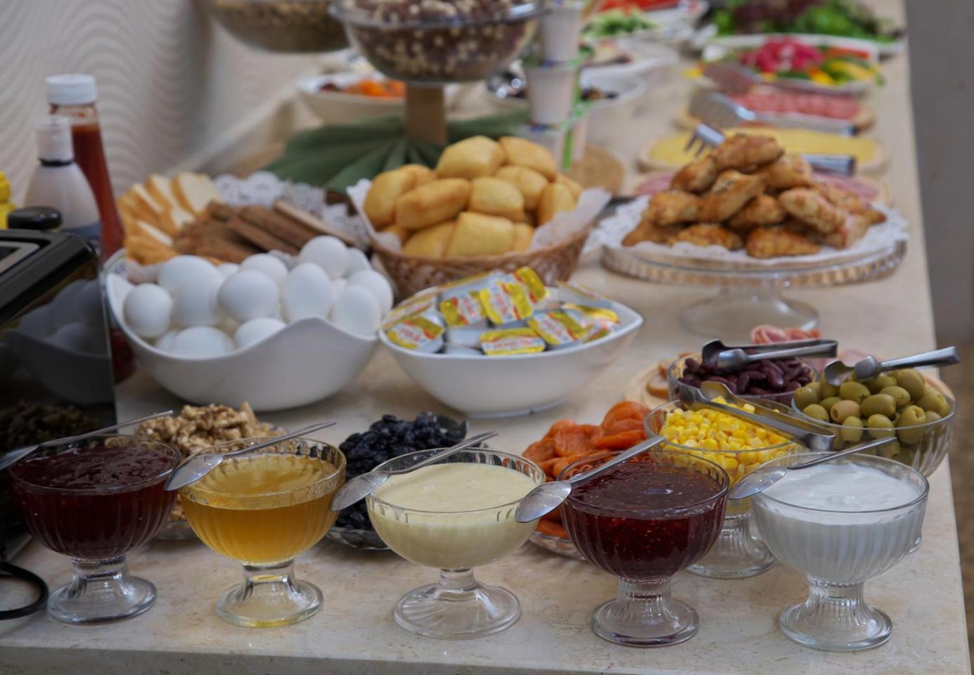 Grand Voyage Hotel Almaty Ngoại thất bức ảnh