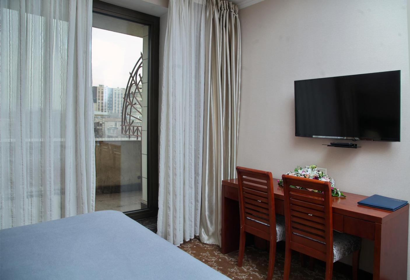 Grand Voyage Hotel Almaty Ngoại thất bức ảnh