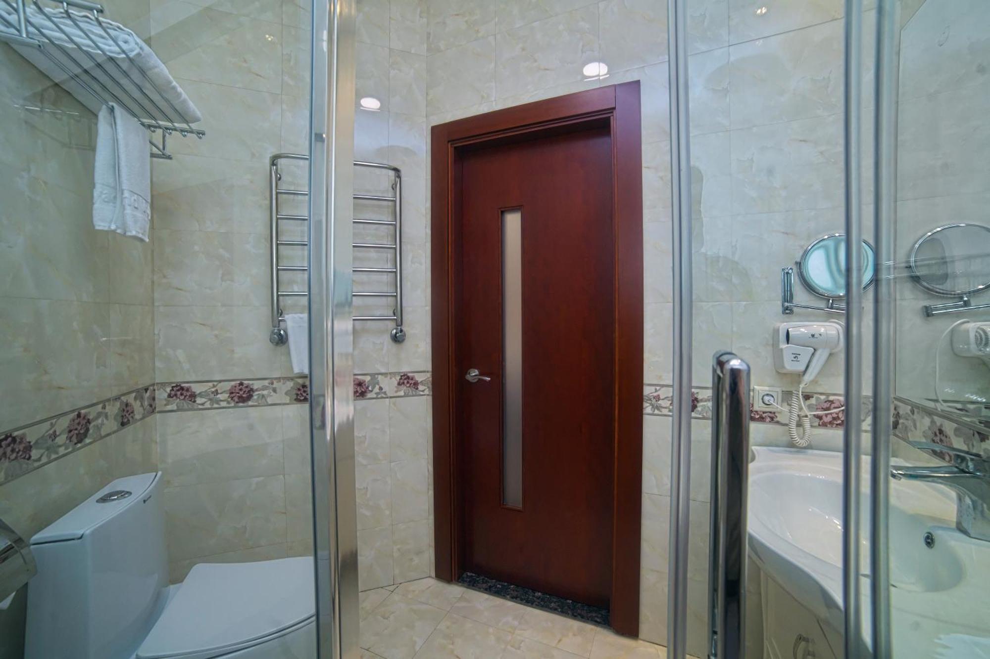 Grand Voyage Hotel Almaty Ngoại thất bức ảnh