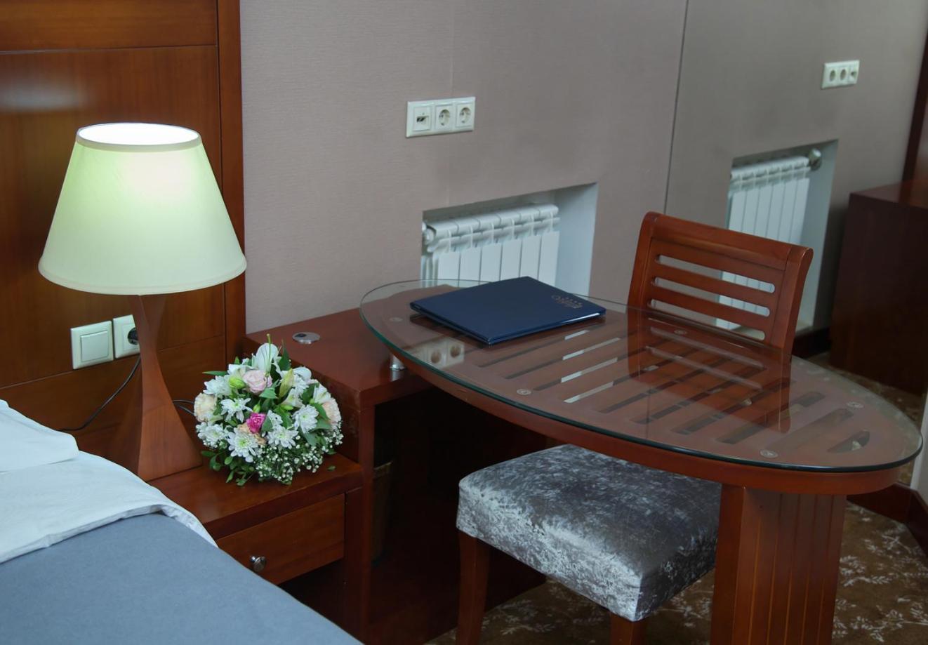 Grand Voyage Hotel Almaty Ngoại thất bức ảnh