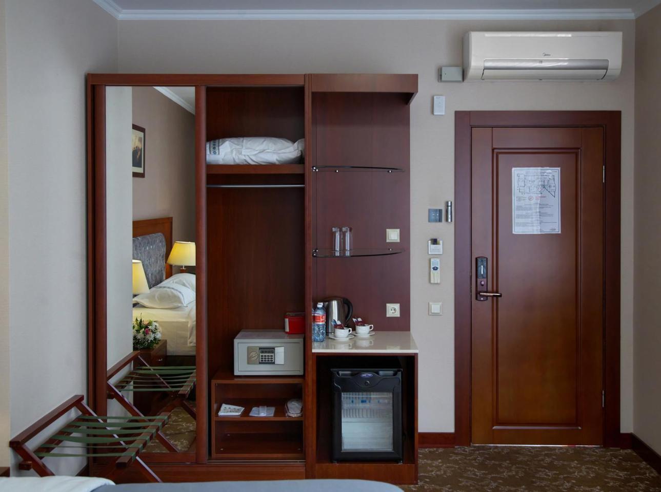 Grand Voyage Hotel Almaty Ngoại thất bức ảnh