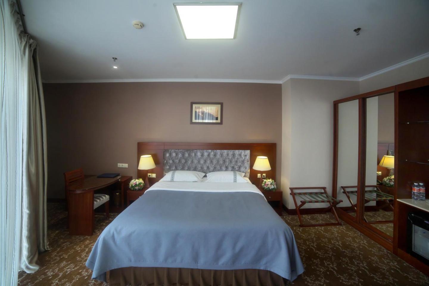 Grand Voyage Hotel Almaty Ngoại thất bức ảnh