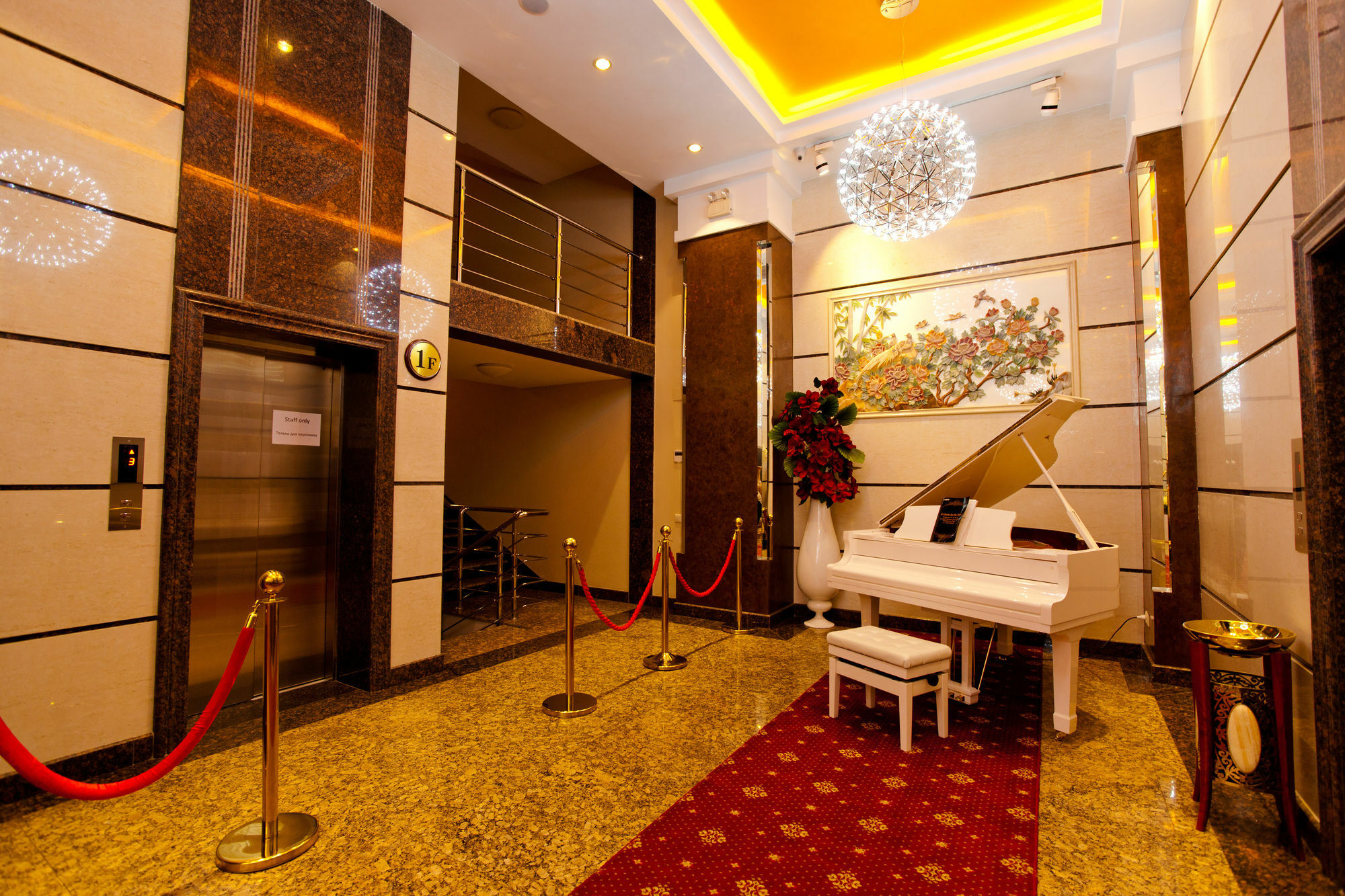 Grand Voyage Hotel Almaty Ngoại thất bức ảnh